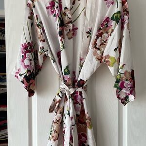 Polyester/spandex soft floral robe !!